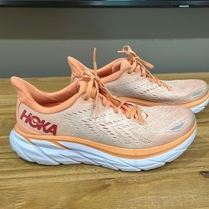 Womens Hoka Clifton 8 in Cantelope